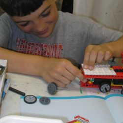 Simple Machines Learning with Legos