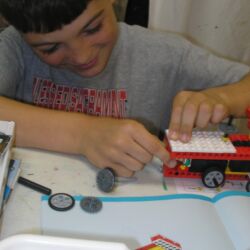 Simple Machines Learning with Legos