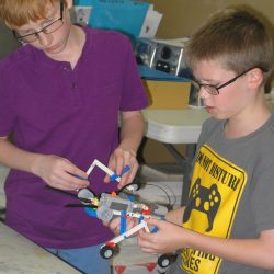 Motorized Mechanisms Learning with Legos
