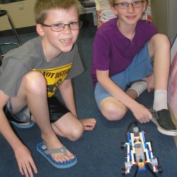Motorized Mechanisms Learning with Leogs