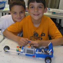 Motorized Mechanisms Learning with Legos